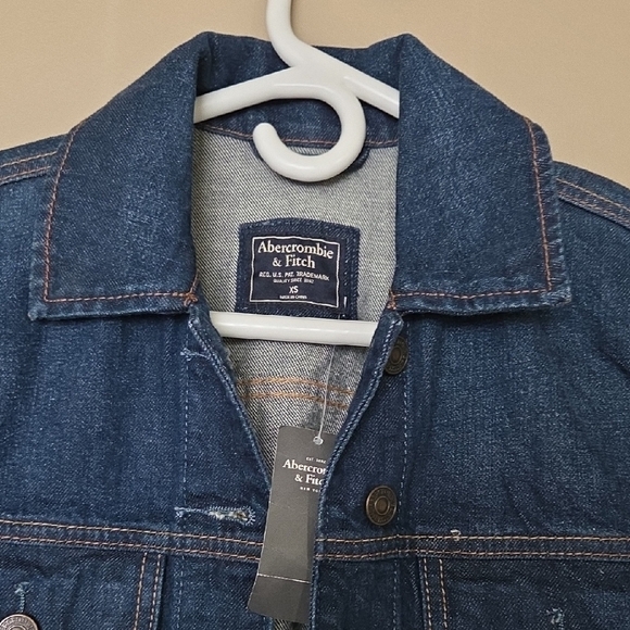 NWT Abercrombie & Fitch Blue Denim Cropped Jacket Size XS - Picture 2 of 4